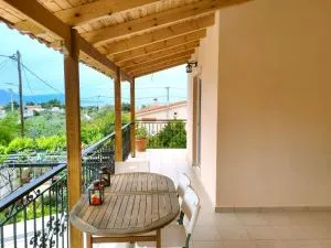 Alepochori Sea & Mountain View Balcony! - Aigósthena