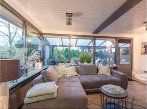 Lichtdurchflutetes Traumhaus mit Wintergarten, strandnah uneinsehbarer Garten hundefreundlich