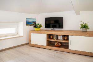 Apartments Ivo with Sea View