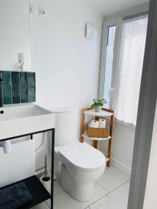 La Maison au fond du jardin - proche centre ville