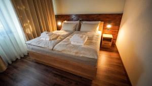 Hiša na Hribu- A Peaceful Hilltop Escape above river Kolpa 