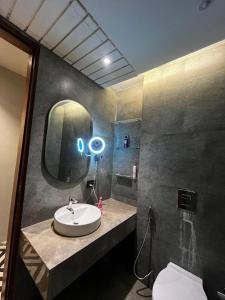 The Bourbon Suite - Galaxy Blue Sapphire Plaza Greater Noida