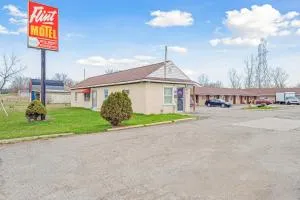 Flint Motel by OYO MI Near I-475 - Flint