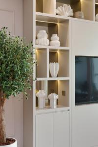 Daniels 1BR at Shoreline with Sea View