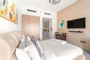 FIRST CLASS Studio Modern Vibes in Dubai