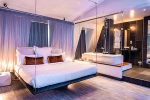 Superior Suite room in Kube Hotel Paris - Ice Bar