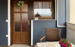 1 Bedroom Cozy Apartment In Liznjan