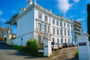 Torquay Serviced Apartments 2 Bed Pet Friendly Harbour Views
