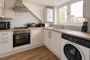 Torquay Serviced Apartments 2 Bed Pet Friendly Harbour Views