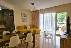 Casa Alcaza - 比纽埃拉