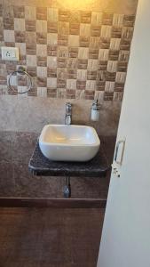 Cozy apartment in jodhpur park, kolkata