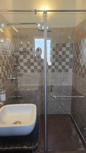 Cozy apartment in jodhpur park, kolkata