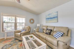 PCB Resort Condo with Private Balcony and 3 Pools!