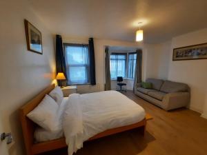 Seafront 2-Bed Apt Sleeps 4 in Clacton-on-Sea