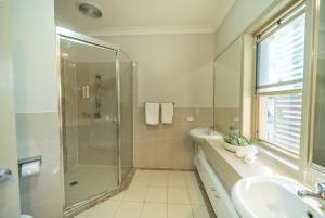Family Friendly Funhouse close toTheme Parks - 5 Bedroom & 3 Bathroom House for Rent!