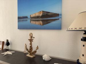 Maisons de vacances Saint Ho Mer Maison lumineuse vue mer 8 pers 4 chambres 2 sdb 2 WC etage renove en 2025 belle terrasse grand jardin clos parking 8 mn a pied petite plage grand jardin pres de Port en Bessin, Bayeux et plage Omaha beach : Maison 4 Chambres