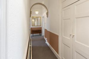 Ultra Luxury Central 2 BR Apartment By AltoLuxoExperience Short Lets & Serviced Accommodation With Free Wifi & Parking