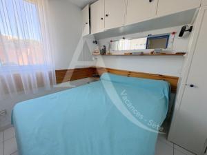 Terrasse vue piscine et apercu mer pour 4 personnes avec garage