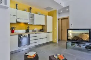 FRANCE 82 D - 2 rooms - Terrace - 1 min to the Sea - Nice