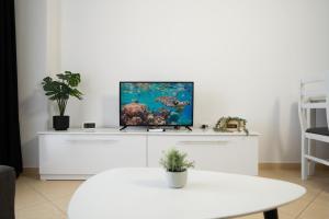 Sea View-sunlit Coast Apartment Durrs