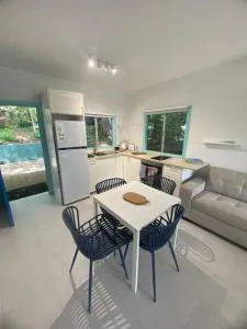 Self contained cozy studio near the beach and boat club - Yorkeys Knob