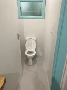 Self contained cozy studio near the beach and boat club