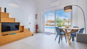 Blue Sky Villa by LovelyStay - 3hvězdičkové hotely ve městě Corroios