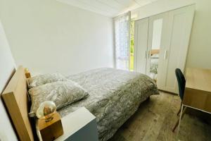 Maisons de vacances Nice house with garden and terrace in La Rochelle : photos des chambres