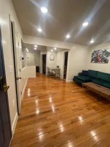 Chic 4 Br, 2Ba Apt in SE DC - Oxon Hill