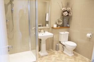 Seas the Day Beachfront Apartment Ramsgate - Sleeps 4