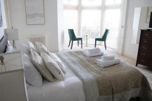 Seas the Day Beachfront Apartment Ramsgate - Sleeps 4
