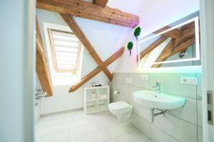 WOOD WORLD Luxury - Massage - Bergblick - Tranpolin- Parken