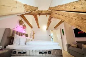 WOOD WORLD Luxury - Massage - Bergblick - Tranpolin- Parken - بيرماتنغن