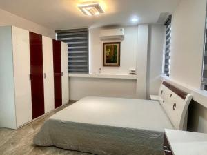 Biệt thự phố, hồ bơi