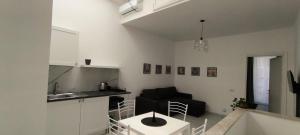 Little Button House Marina img6