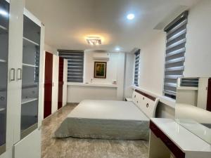 Biệt thự phố, hồ bơi