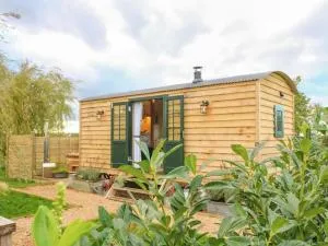 Poppie's Shepherd's Hut - Sleeps 2 & Hot Tub - Staunton in the Vale