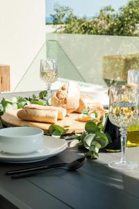 Oceanview Secure 3bed Apt Sea Point Marlo Breeze