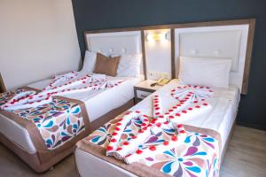 Standard Triple Room room in Acar Hotel