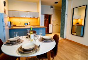 Feel Home CENTRAL SUPERIOR # AC # Elevator