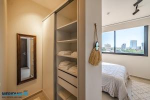 6G Firenze teps from Shopping del Sol with professional decor!