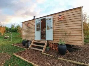 Herbie's Shepherd's Hut - Sleeps 2 & Hot Tub - Redmile