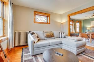 1 Mi to Como Park WFH-Friendly Saint Paul Duplex!