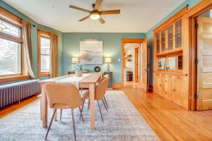 1 Mi to Como Park WFH-Friendly Saint Paul Duplex!