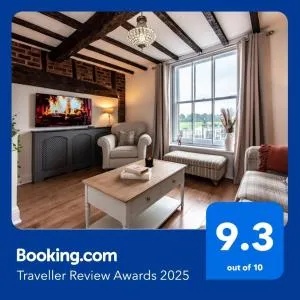 Chester Racecourse Views, Townhouse with Parking - Hough Green