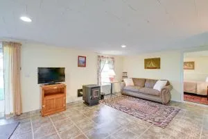 Maine Retreat with Ocean Views, Walk to Downtown! - Welshpool