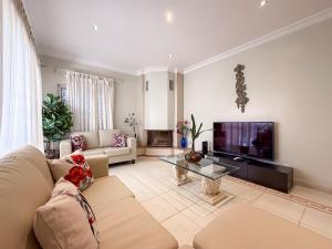 Luxury Holiday Villa Pescadinha near Beach, Albufeira