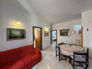 Retro Charm & Metro Comfort in Rome