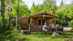Campings Chalet 3 etoiles - Piscine - ccbbbdd : photos des chambres