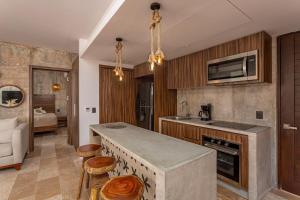 New Stylish 2-bedroom Gym, cenote and pools